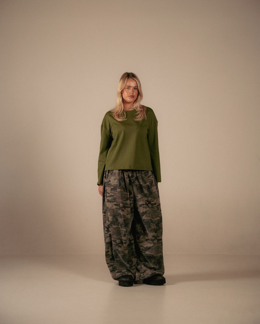 BELL LONGSLEEVE - FOREST GREEN